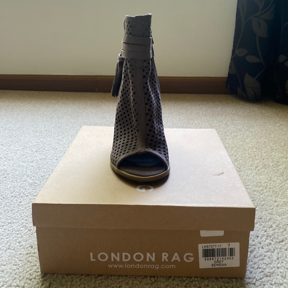 NIB!! London Rag Grey Serena Booties — Size 7!!